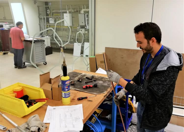 sareteknika tecnicos capacitacion gas
